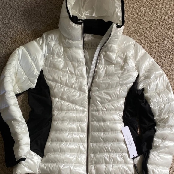 Calvin Klein New Womens white & black puffer Jacket size M - Picture 8 of 11